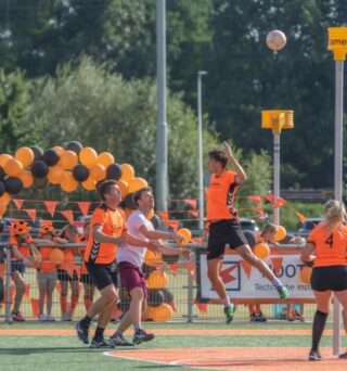 Zwollesportoranjezwart02